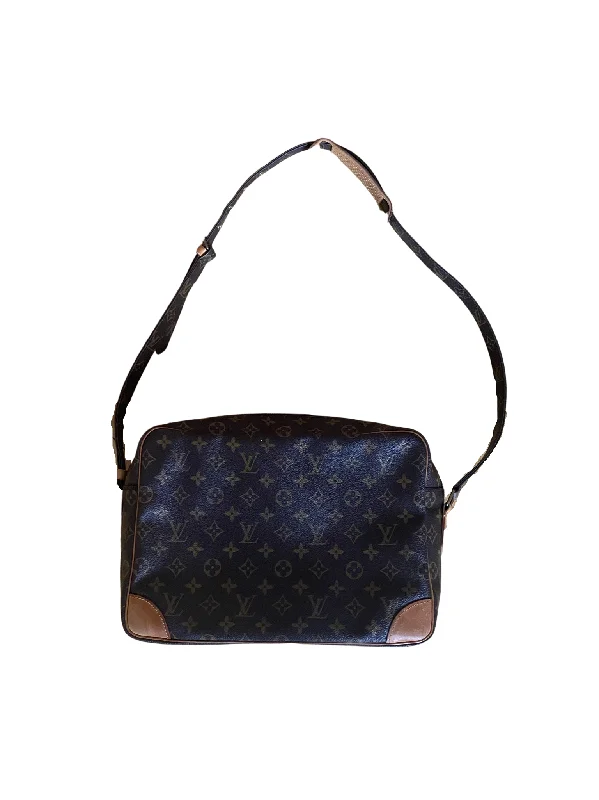 Louis Vuitton Neverfull bags with large capacity for everyday essentialsLouis Vuitton Nil GM