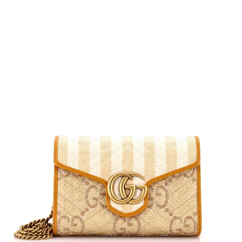 Women Gucci tote bags in GG Supreme canvas for a branded feelGG Marmont Chain Wallet Matelasse Jumbo GG Raffia with Stripes Mini