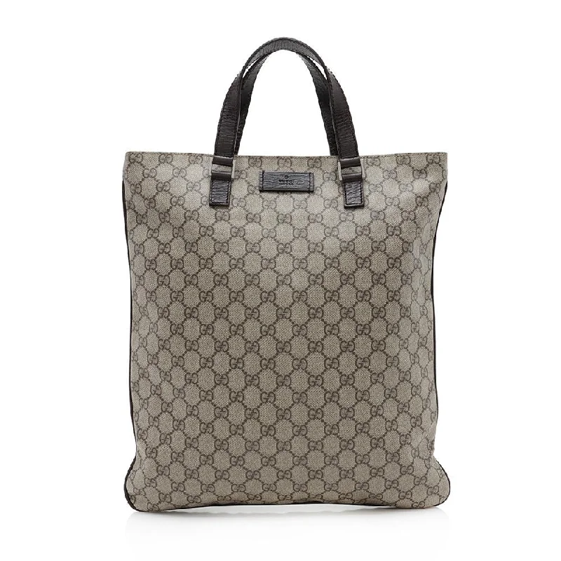 Women Gucci bags with a chain - link trim and a leather bodyGucci GG Canvas Shopper Tote (SHF-13184)