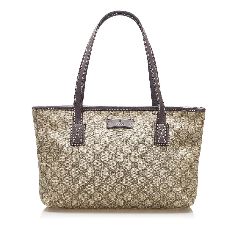 Gucci backpacks for women with a padded laptop compartmentGucci GG Supreme Tote Bag (SHG-15943)