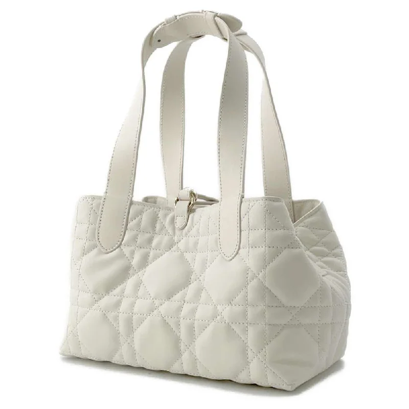 Christian Dior tote bags with a double - handle and shoulder - strap optionDior To Jules Macrocannage White M2822OSHJ Calf Leather Size Small