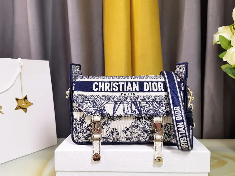 Fashion - forward Christian Dior tote bags for the modern womanChristian Dior Bags - 2518