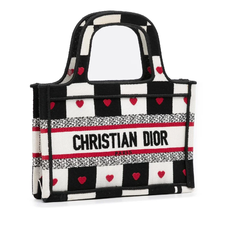 Christian Dior Saddle bags with a patent leather finish for a shiny lookDior Mini Dioramour Book Tote (wu99zJ)